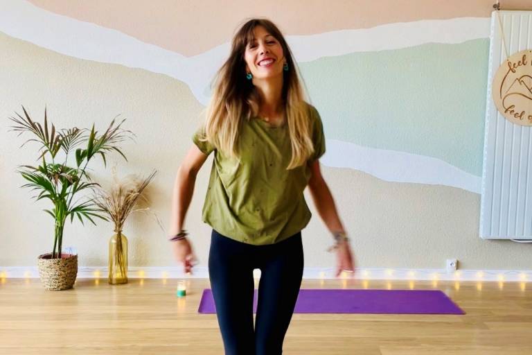 Dynamic yoga class image1
