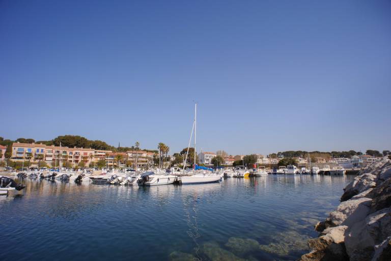 New Port of les Lecques image2