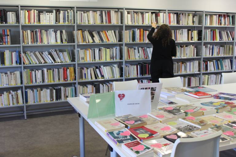 Municipal Library Mireille Durand image2
