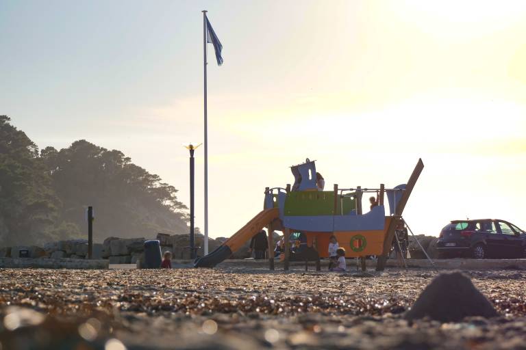 Playground Beach of la Madrague image2