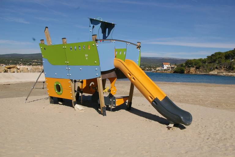 Playground Beach of la Madrague image1