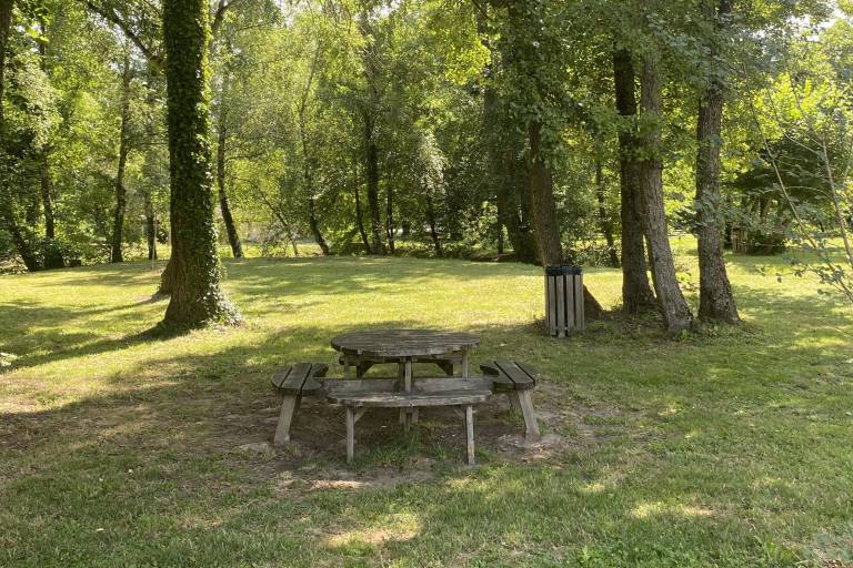 Aire de pique-nique - Parc des sources image1