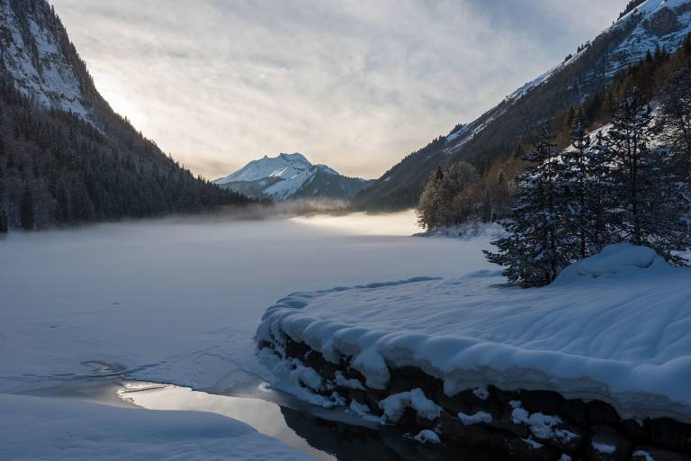 Montriond Lake to the Albertans, snowshoeing itinerary image1
