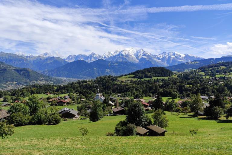 Boucle de la Plagne - summer hiking trail image1
