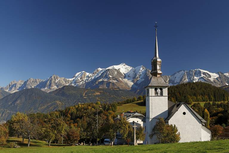 Boucle de la Plagne - summer hiking trail image2