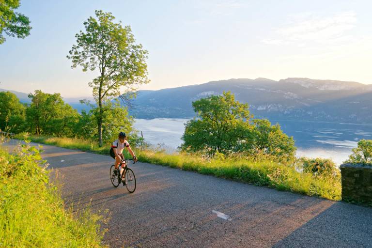 Cycling circuit: Tour of Lac du Bourget image1