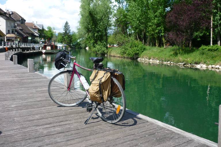 Entre lac et Rhône image1