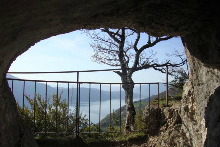Randonnée pédestre : La Grotte aux Fées image1