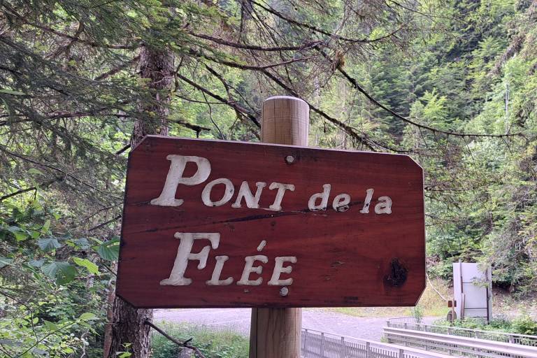 Pont de la Flée hiking trail image2
