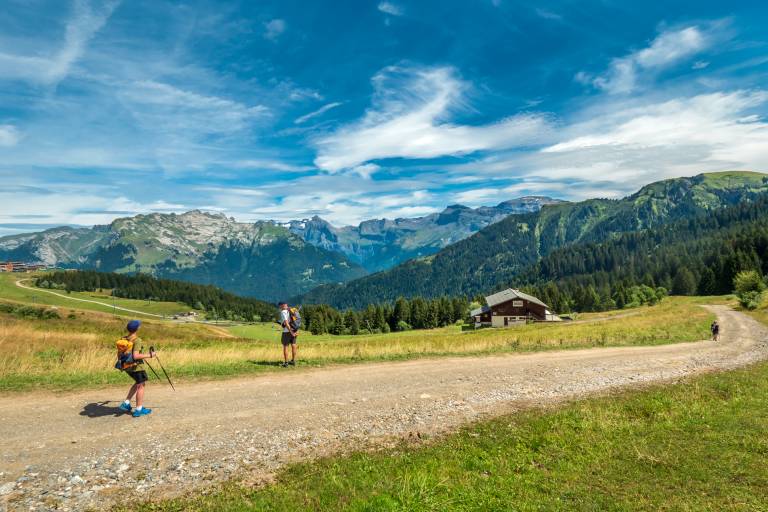 Walking itinerary: mountain walks, by gondola, to Samoëns 1600 image2