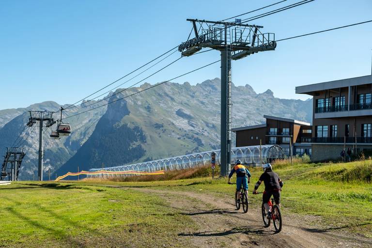 Itinéraire pédestre : balade en montagne, par télécabine, à Samoëns 1600 image1