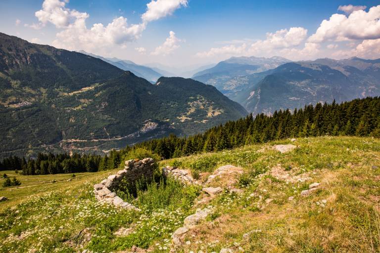 Sentier piéton - R2 - Dos de Crêt Voland Départ du Villard image1