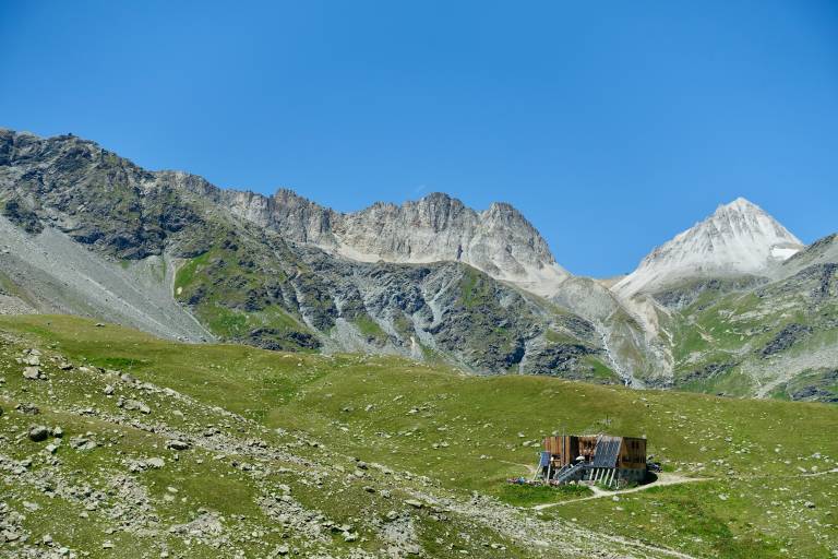 Les 3 Cols - Stage 2 - From the Péclet Polset refuge to the Saut Refuge image2