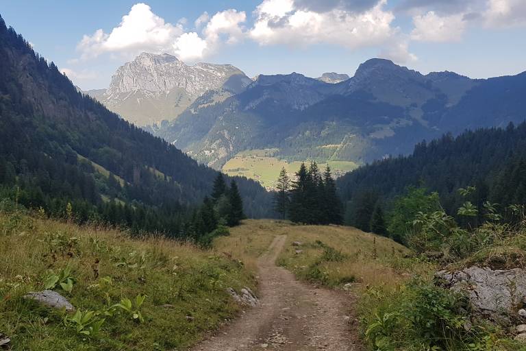 Tour pédestre de la Pointe des Mattes en 2 jours - Etape 1 image2