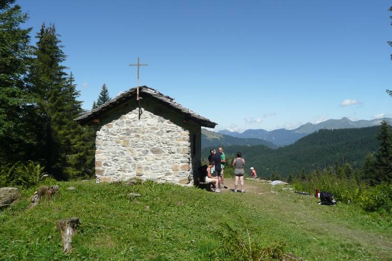 Walking loop : Loëx plateau image1