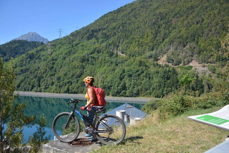 Le tour du lac du Verney en vélo électrique depuis Oz-en-Oisans image1