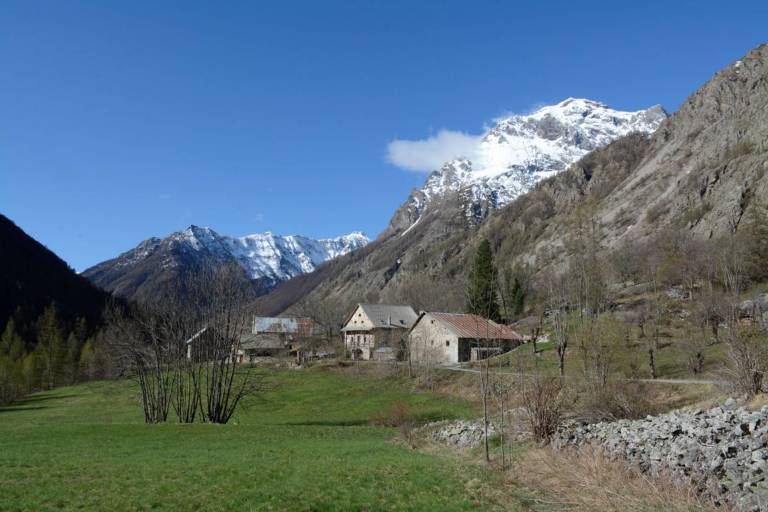 Les Plagnes via Les Clots image2