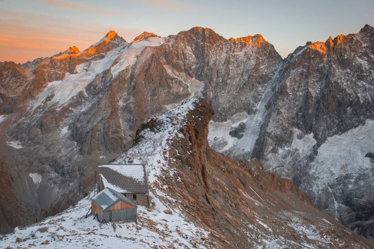 Le refuge Adèle Planchard depuis Arsine (Villar d'Arène) image1