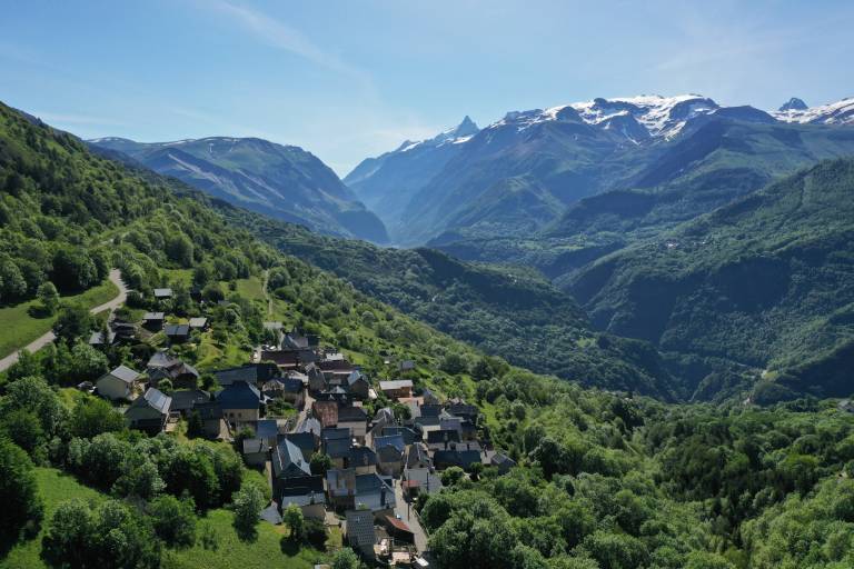 Hameau des Cours - Hiking from Auris-en-Oisans resort image1