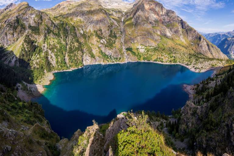 The Muzelle et Le Lauvitel lakes image1