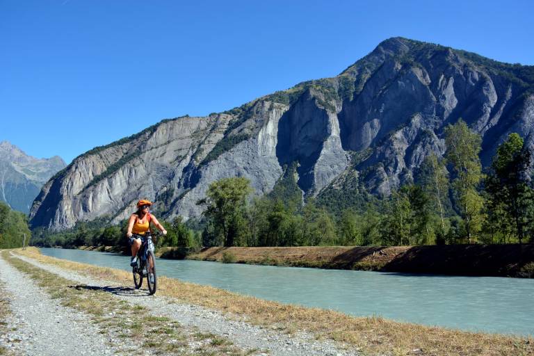A ride in the Bourg d'Oisans plain image1