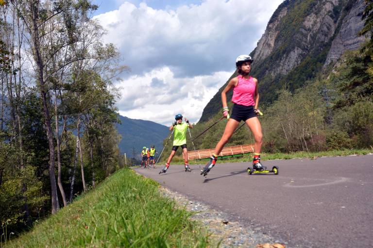 Cycling - The Voie verte / Green road from Allemond image2