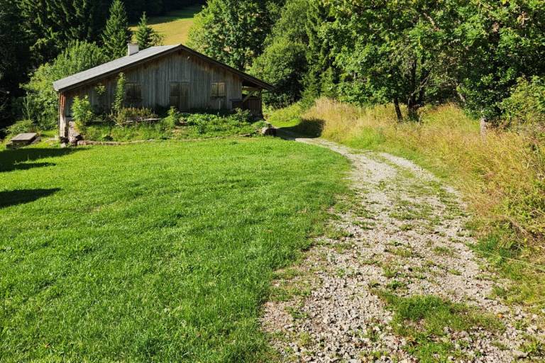 Sentier de randonnée - Le Tour de la Mâche image1