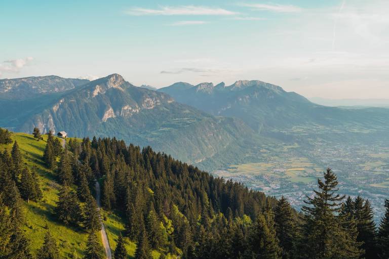 Hiking trail - The summits of Ecutieux and Môle image2