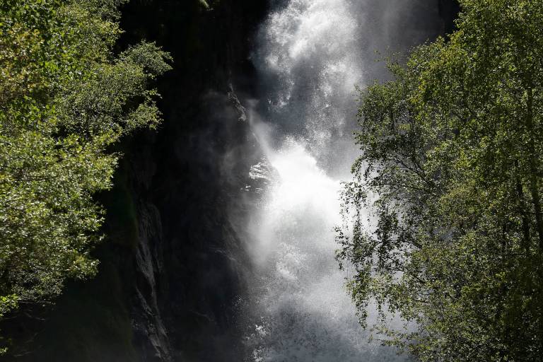 Lanchâtra waterfall - hike from Plan du Lac image1