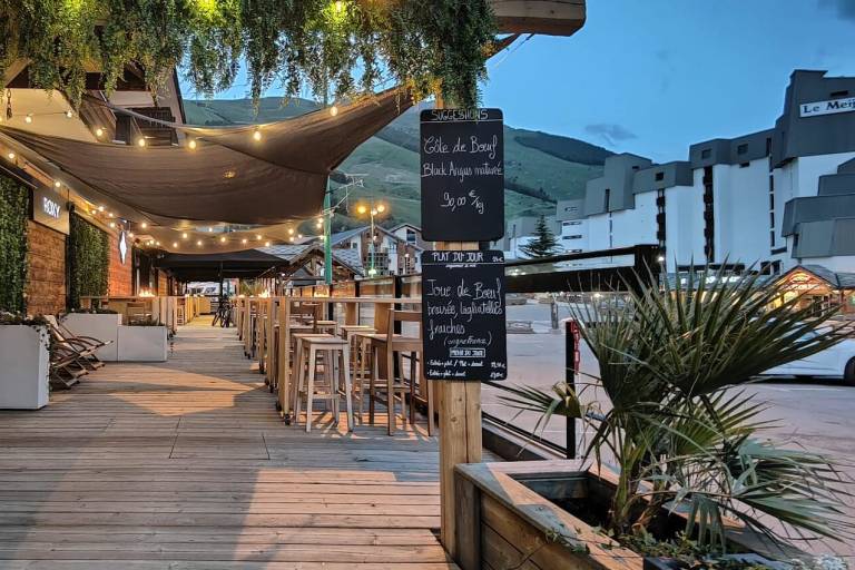 Bar Slide Planet image2