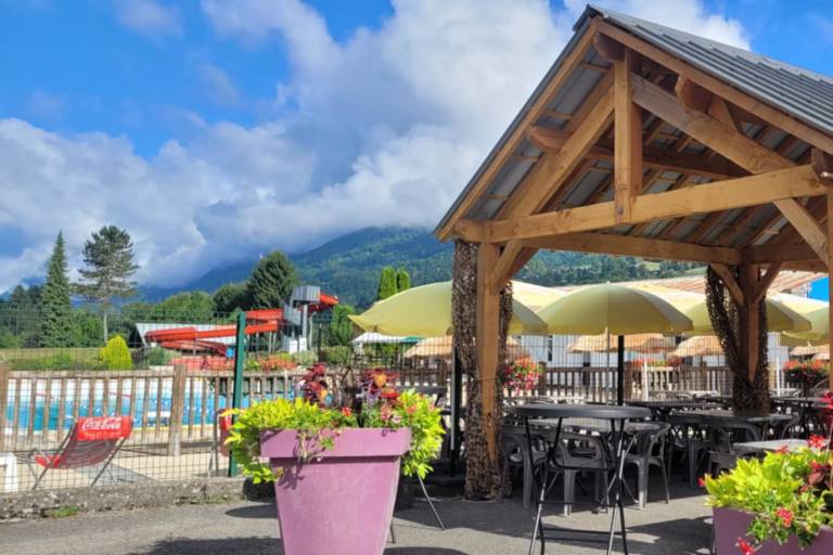 Le Bocn'é Pool Bar image1