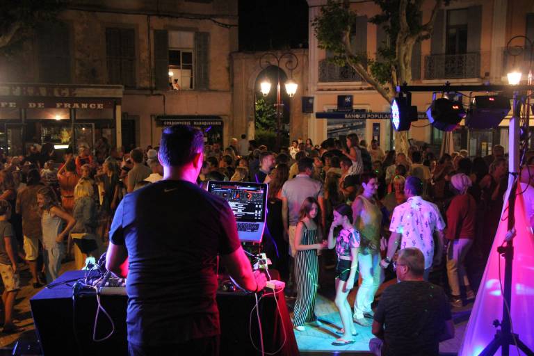Musical evenings in Place Portalis image2