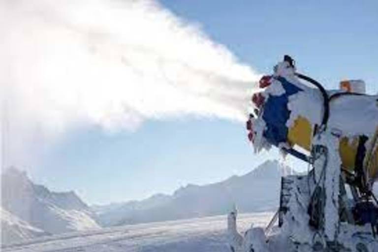 Découverte du domaine et des canons à neige / Visite de l’usine à neige image1