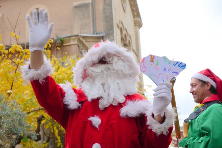 Meet Santa Claus image1