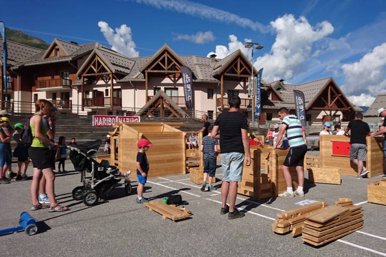 Wooden hut workshop image1
