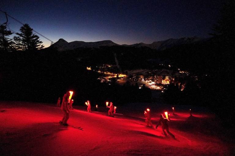 Descente aux flambeaux, feu d'artifice, Set DJ image2