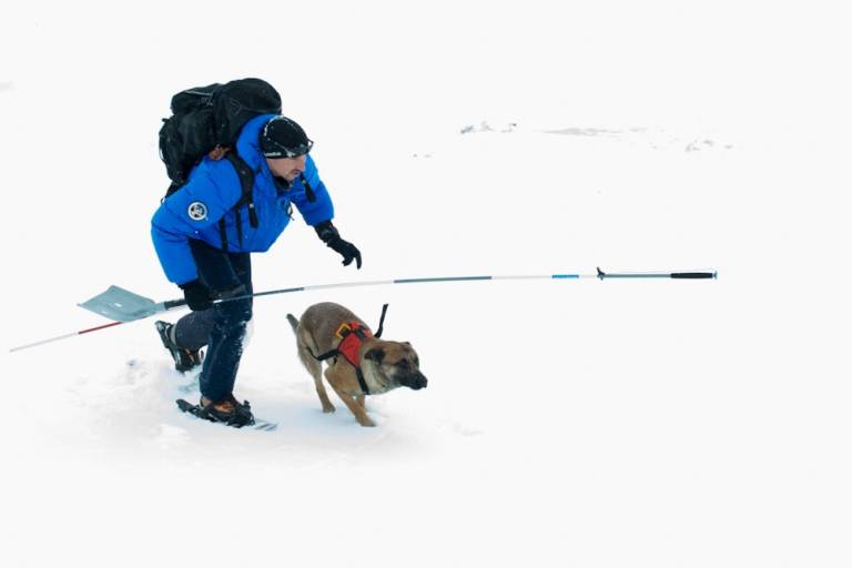 Info et prévention sur les activités de montagne hivernales par le PGHM image1