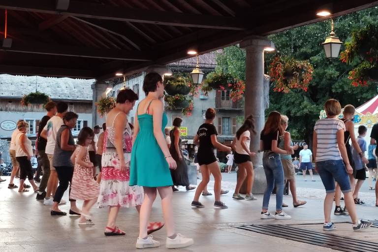 Introduction to country dancing image1