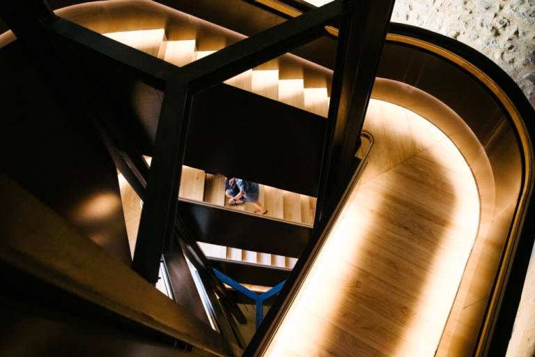 Visite insolite : "Quatre à quatre, une visite des escaliers du Château" image1