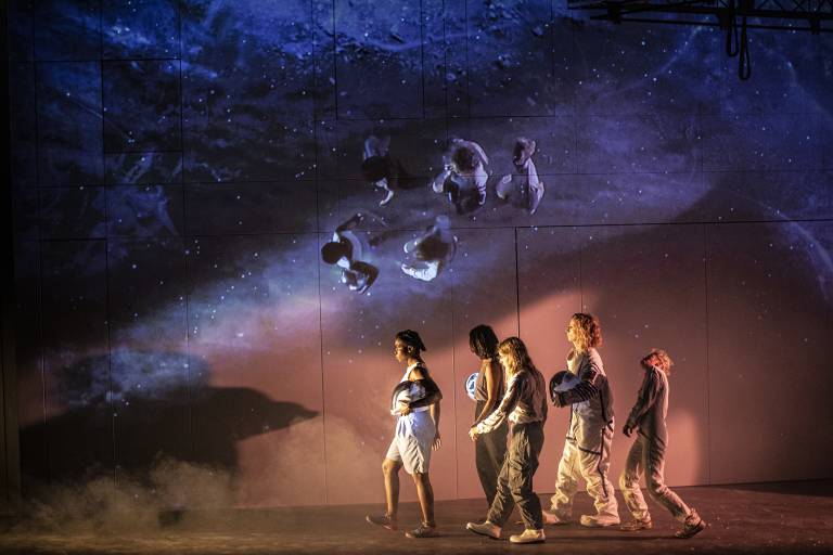 Spectacle : Cosmos image1