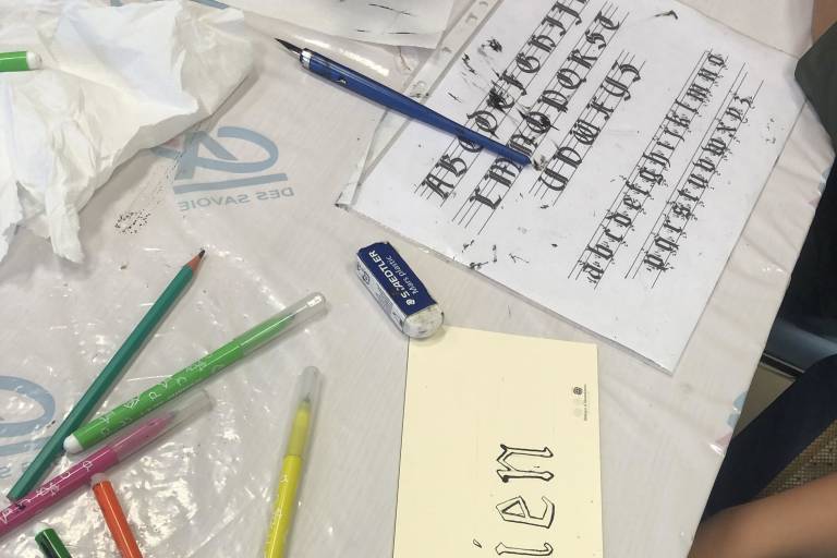 Creative workshop: Illuminated greetings cards image1