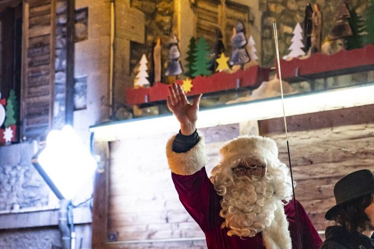 Father Christmas arrives in Châtel ! image2
