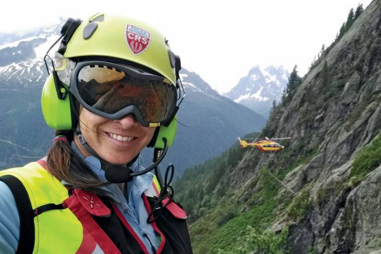 Lecture " Breaking the ice ceiling : alpine guide and first responder" by Marion Poitevin image1