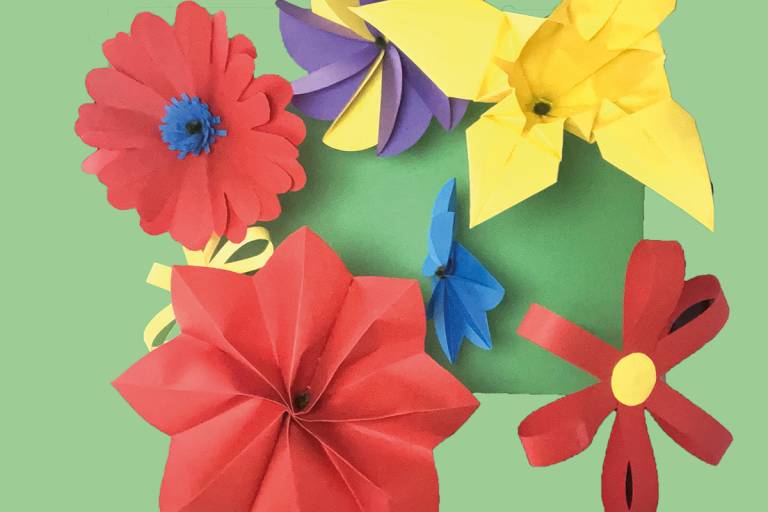 [Noël au Château] Atelier famille au Château d'Aubenas : "Création de fleurs en papier" image2