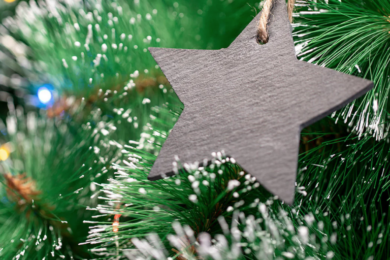 Workshop: Christmas tree decoration in slate image1