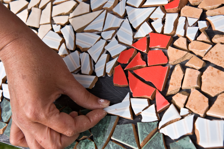 Atelier : Création d'un tableau au mosaïque sur bois avec Marie Voisin image1