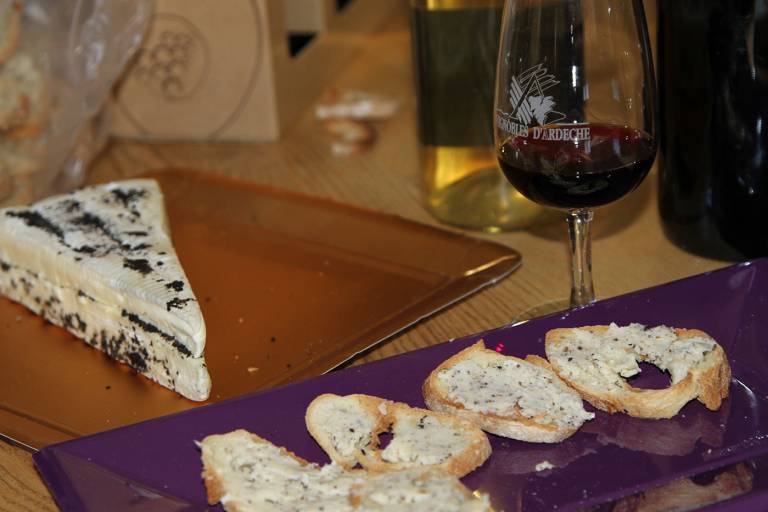 Saveurs de Truffes et Vins d'Ardèche au Mas de Bagnols image2