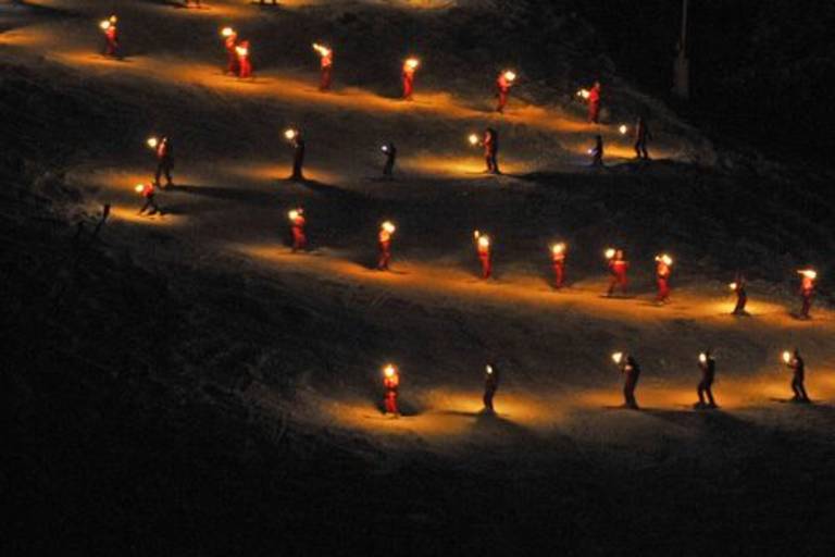 descente aux flambeaux de l'ESF inauguration nouvelle piste image1