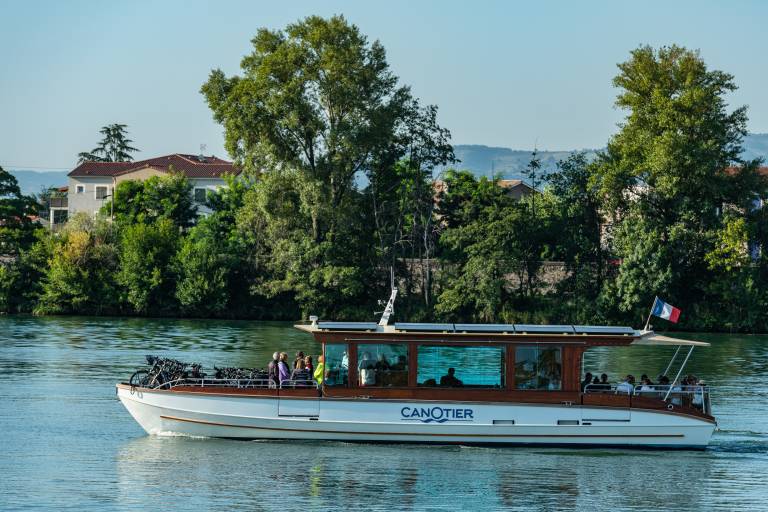 Le classique - parenthèse détente sur l'eau avec Les Canotiers image1