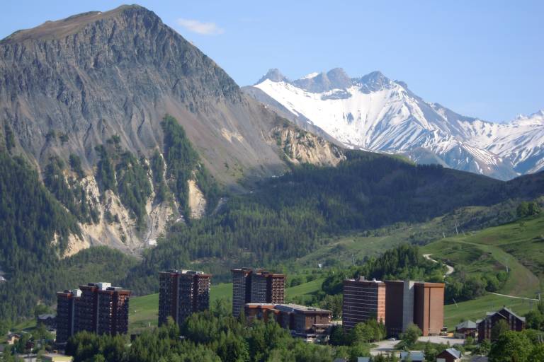La Savoie, un espace en mutation : projection-jeu groupe scolaires image1